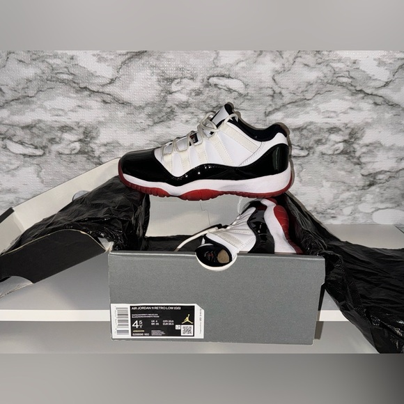 Jordan 11 Retro Low Concord Bred 4.5size GradeSchool - Picture 2 of 8